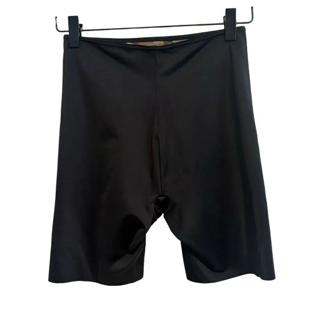 SPANX Simplicity Black Shorts Size M